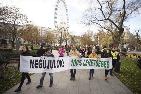 Budapesten is tüntettek az éghajlat védelméért