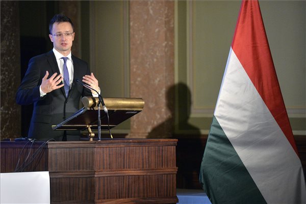 Szijjártó: Magyarország időben lépett a déli nyitással