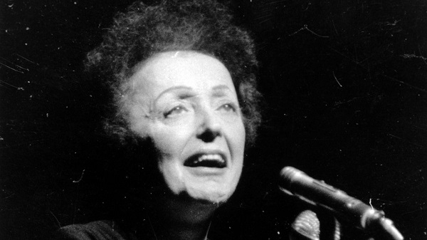 Verses-zenés sanzonest a száz éve született Edith Piaf emlékére