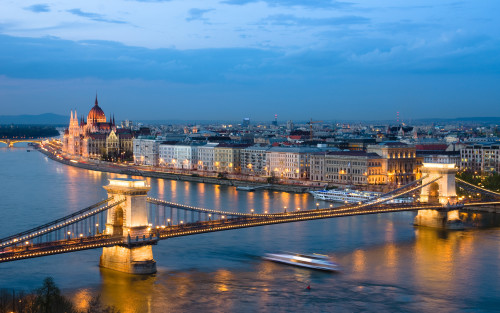 Brüsszel kiegyensúlyozottabb növekedést jósol Magyarországnak