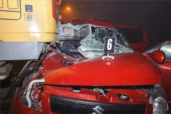 Halálos baleset Debrecenben, vonat és személygépkocsi ütközött