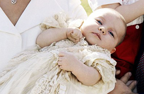 Tündéri 6 hónapos Charlotte hercegnő legújabb hivatalos fotói