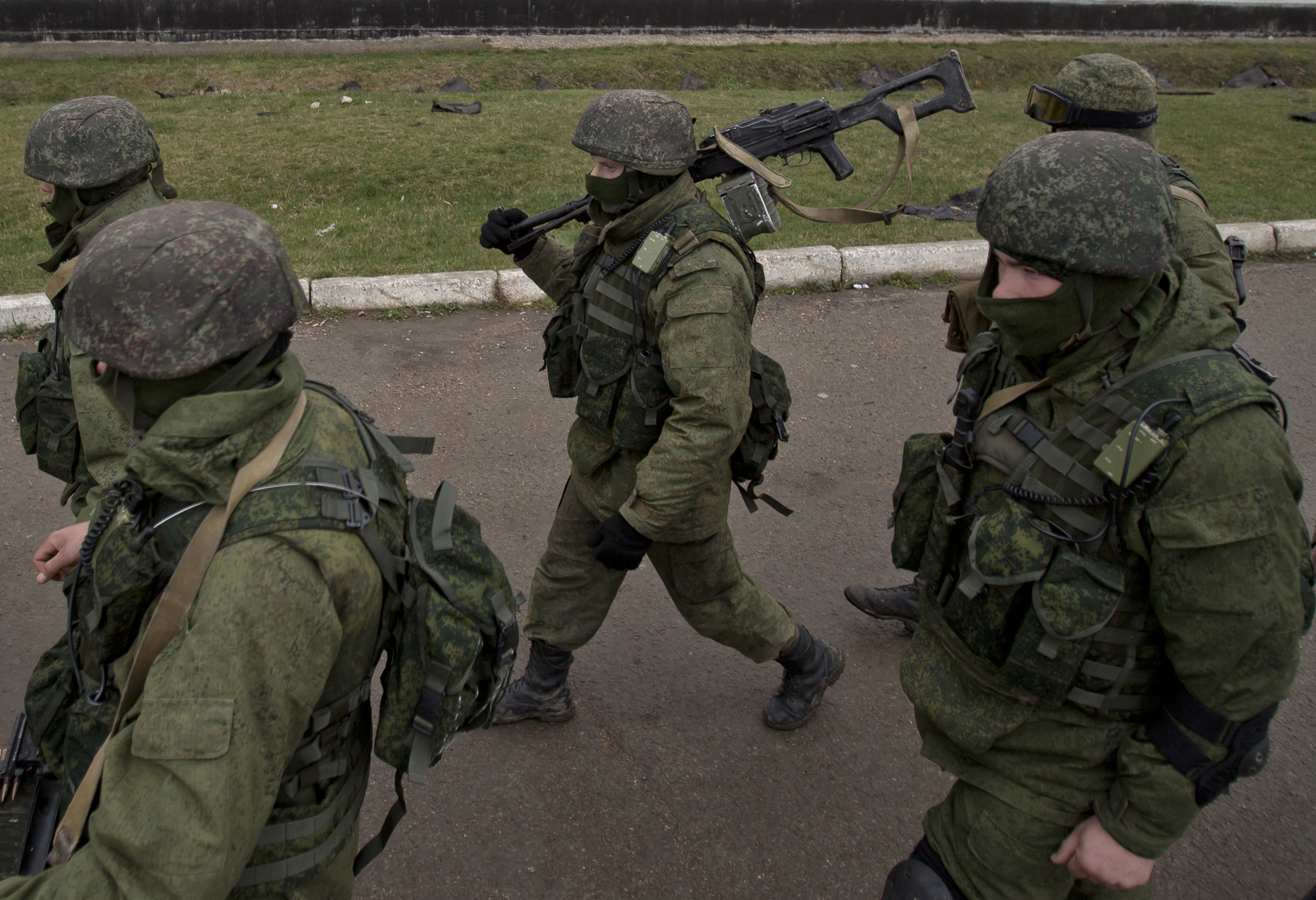 Kijev szerint orosz katonák tömegével tagadják meg, hogy Kelet-Ukrajnában harcoljanak