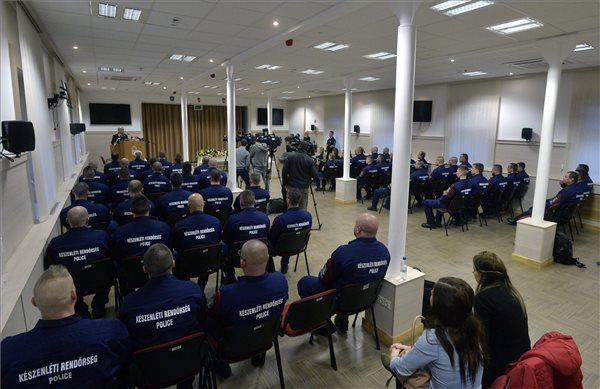 Elindult a második magyar rendőrkontingens Szlovéniába