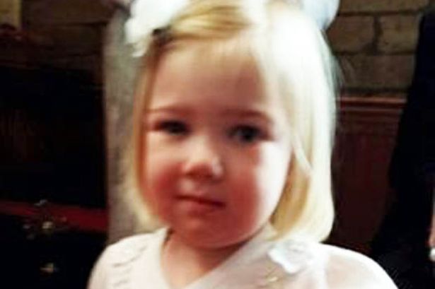 Rejtélyes betegségben, álmában halt meg a 3 éves kislány