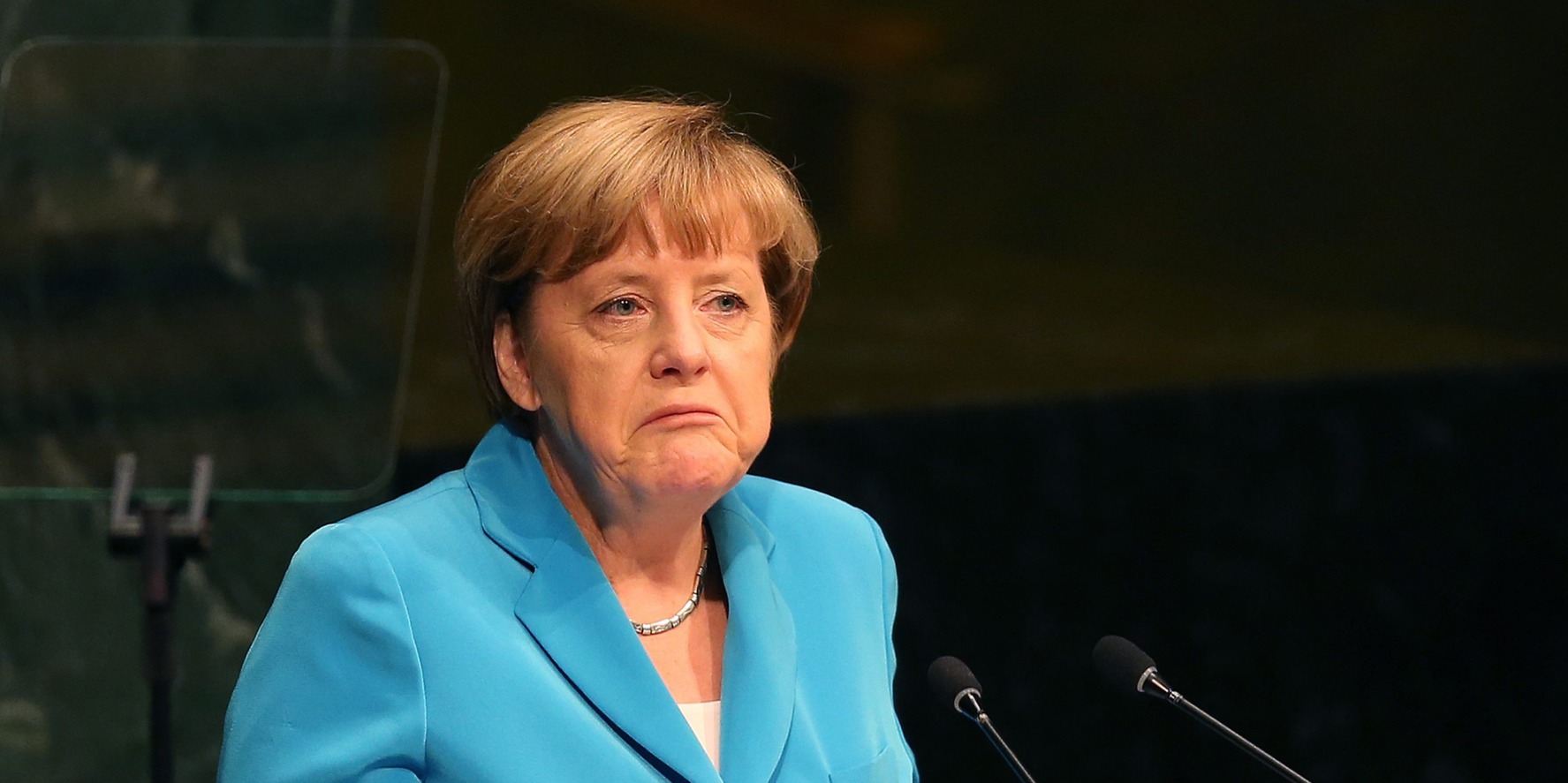 Megzavarták Angela Merkel beszédét egy tudományos intézet avatóünnepségén
