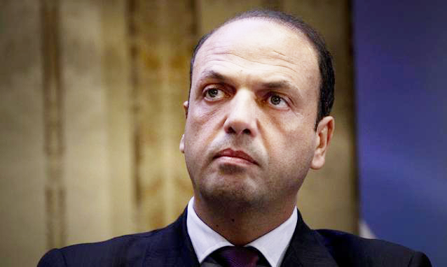 Olasz belügyminiszter: a gyanús személyek kiutasítása bevált biztonsági intézkedés