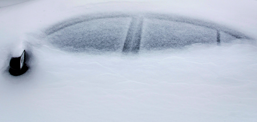 Hó alatt az Egyesült Államok keleti partvidéke, egyes városokban már megkezdődött a hókotrás - érdekes képek