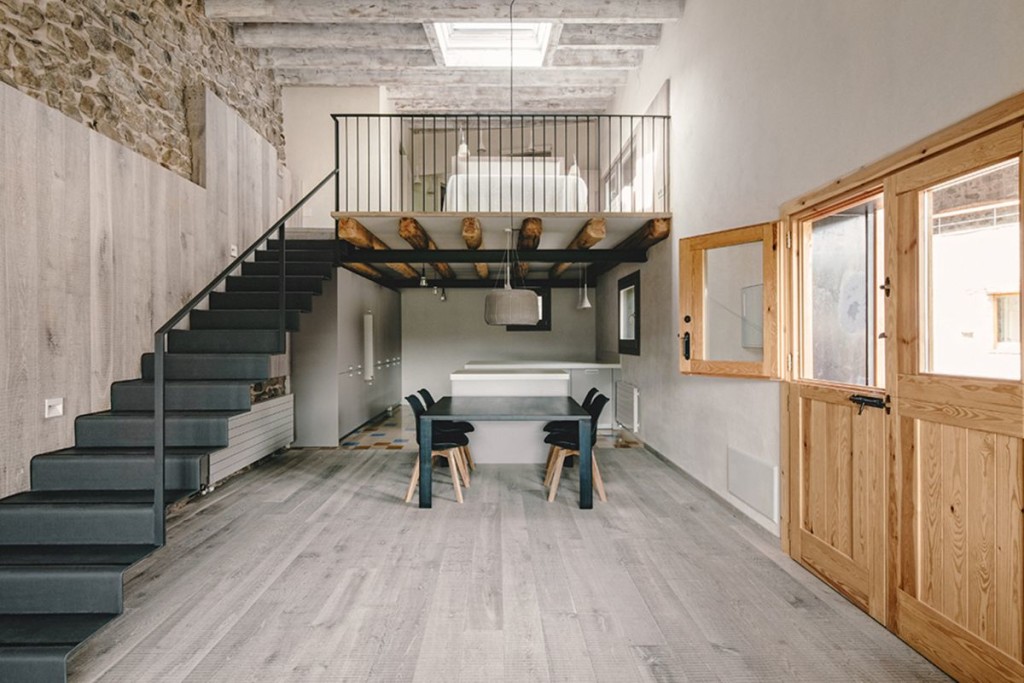 Rustic-house-gets-rehabilitated-in-Spain-metal-staircase