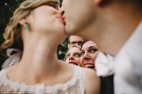 Ezek lennének a világ legviccesebb esküvői fotói? Döntsétek el!