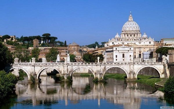 Sydney érseke Rómában találkozott a papi pedofília áldozataival