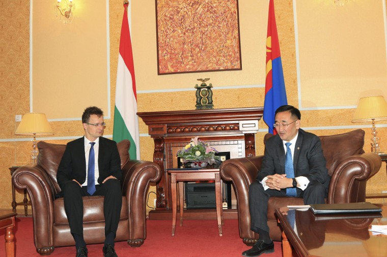 Szijjártó: Mongólia olyan területeken fejlesztene, amelyeken erősek a magyar cégek