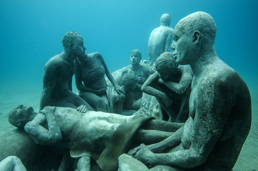 breathtaking-underwater-museum-turns-ocean-floor-into-art-gallery-and-doubles-as-artificial-ree-5__880