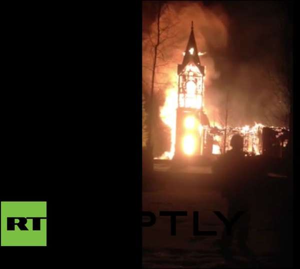 Finnországban gyújtogatás miatt kapott lángokra egy templom – videó