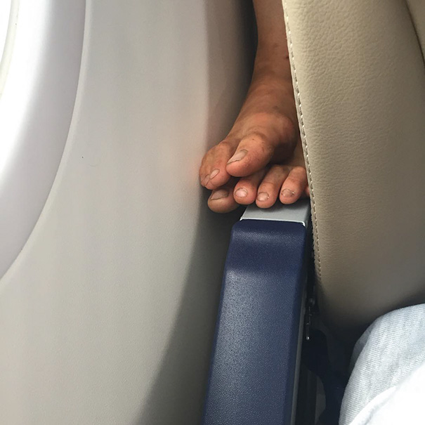 annoying-passenger-shaming-flight-travel-airlines-25__605