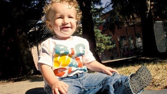 Meghalt a 2 éves kisfiú, mert juharsziruppal kezelték az agyhártyagyulladását