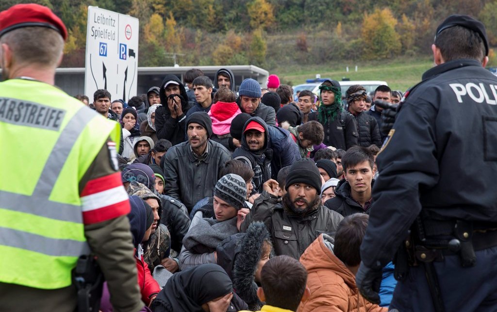 Ausztria megemeli a hazatérő menekültek támogatását