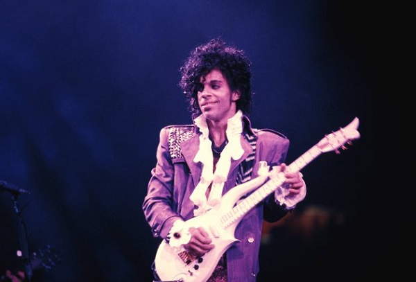 Kábítószer-túladagolás miatt kezelésre szorult Prince a TMZ szerint