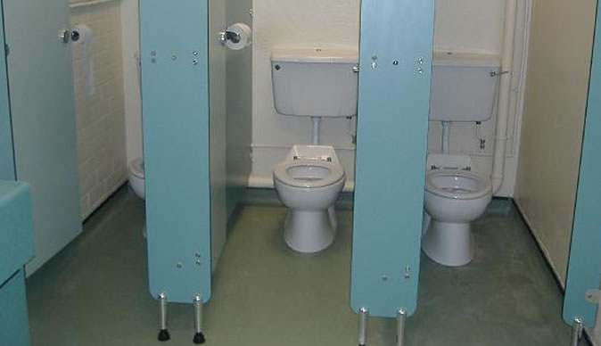953615_school-toilets