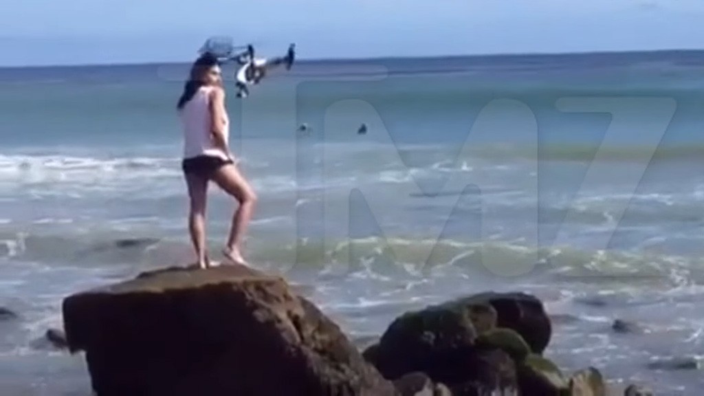 Drón repült a modell arcába fotózás közben – videó