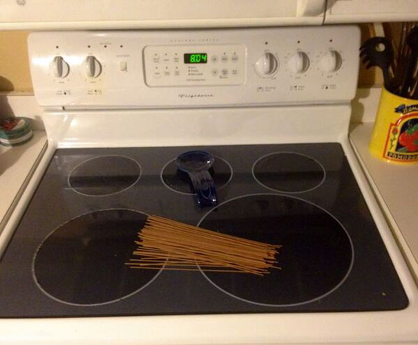 Megkértem a férjemet, hogy tegye fel a tésztát a tűzhelyre, hogy elkezdhessem a vacsorát, ha hazaérek.