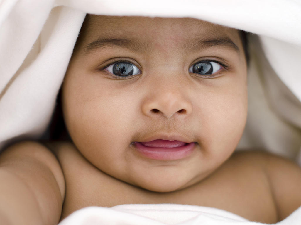 1 évesen kezdett el kamaszodni egy indiai baba