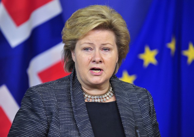 A norvég miniszterelnök óva inti a briteket a kilépéstől
