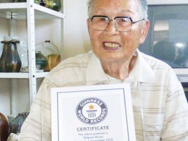 96 évesen szerezte meg diplomáját