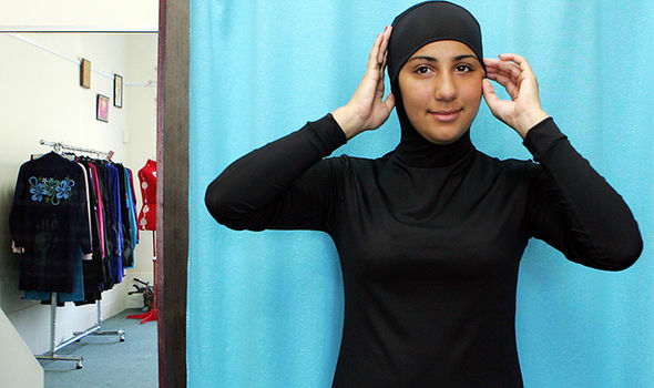 Betiltották a muszlim fürdőruhát egy német uszodában