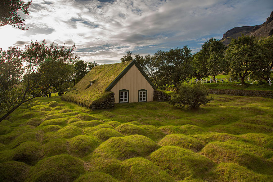 grass-roofs-scandinavia-29-575fe70f4c15f__880