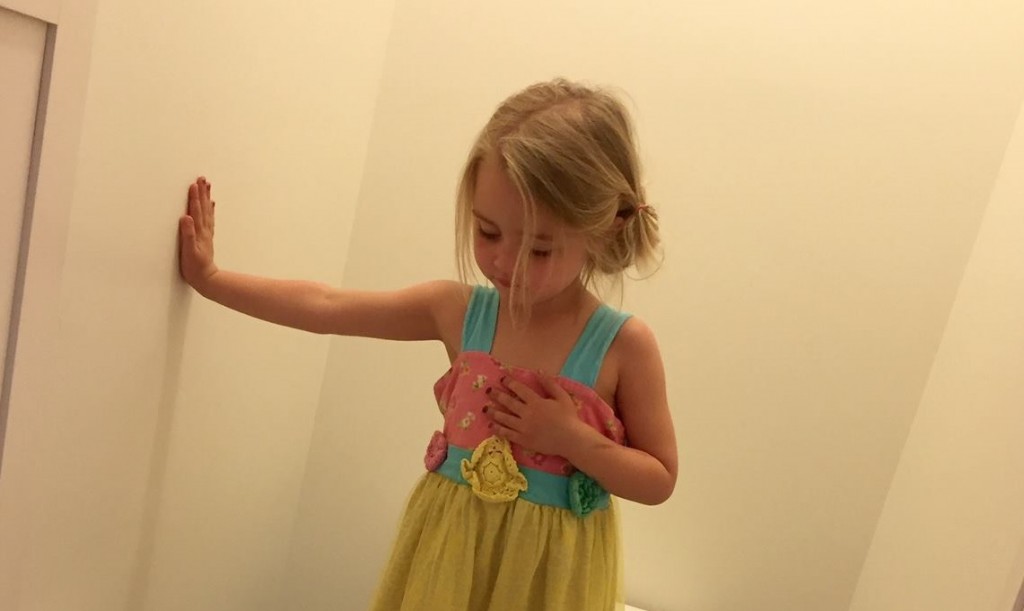 Megrázó ok rejlett a 3 éves kislány cuki képe mögött