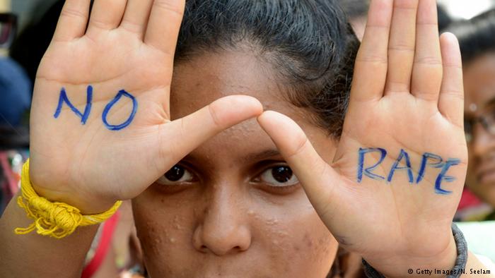 Kétszer erőszakolták meg az indiai lányt ugyanazok, mert nem vonta vissza a feljelentést 18+