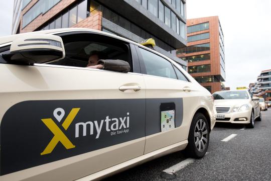 Versenyre kelnek az Uberrel az európai taxihívó szolgáltatók
