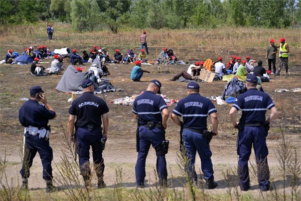 Véget ért a migránsok éhségsztrájkja Horgosnál