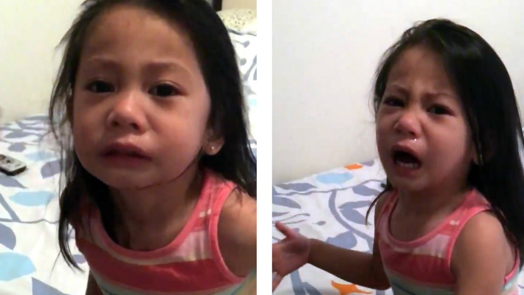 Pici lány reakciója, mikor véletlenül meglátta a tini nővére titkát - videó