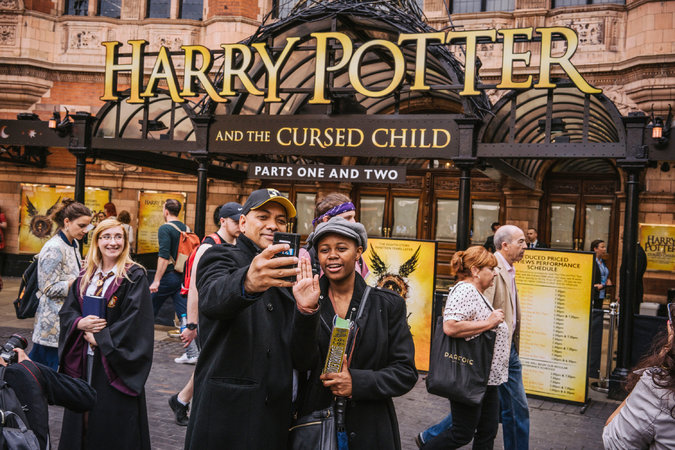 Több mint nyolcezer fontért árulnak jegyeket a Harry Potter-színdarabra Londonban