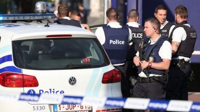 Machetével támadt rendőrnőkre egy migráns Belgiumban 18+