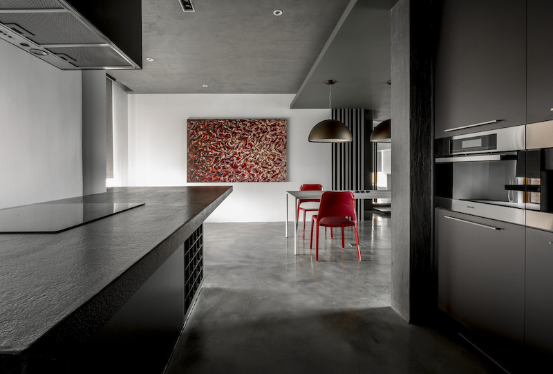 Modern-Chinese-apartment-red-dining-chairs