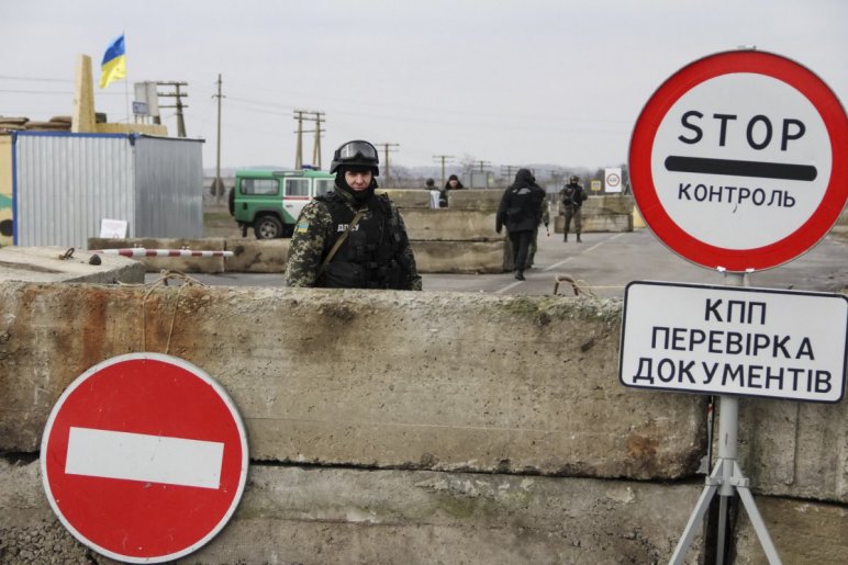 Iszlamista harcosokat is Európába juttató embercsempész-csoportot számoltak fel Ukrajnában