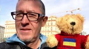 Holtan találtak egy orosz újságírót kijevi otthonában