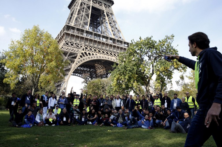 Migránsok erőszakoltak meg egy fiatal lányt az Eiffel-torony mellett 18+