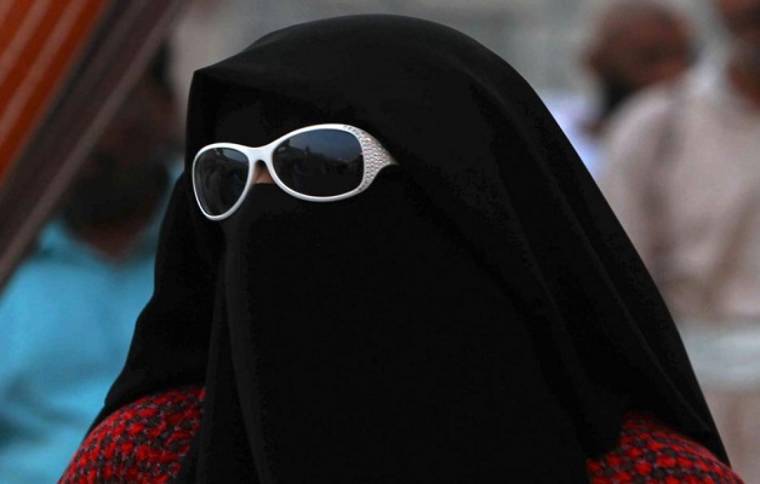 Britek közel kétharmada betiltaná a burka viselését