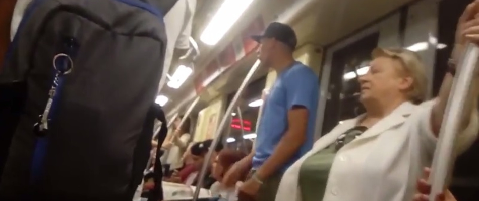 Verbális terror a 4-es metrón! – 18+ videó