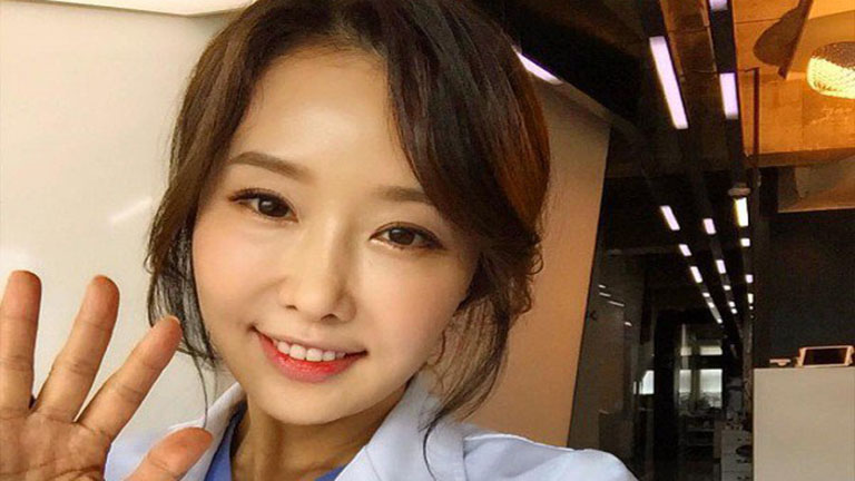 Tinilánynak néz ki 48 évesen a csodaszép koreai fogorvosnő