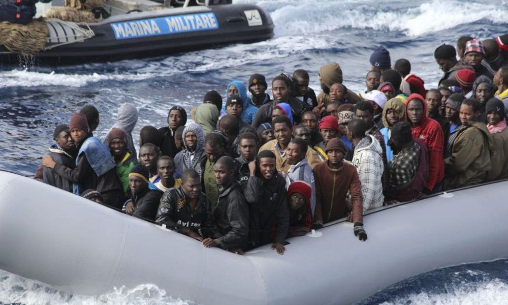 Gigantikus migrációs hullám megfékezése miatt Afrikába megy Merkel