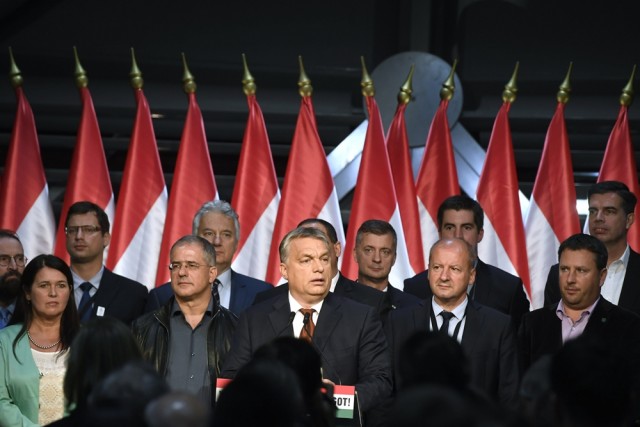 Orbán úgy átdobta a magyarokat, mint troszkát a palánkon!  - videó
