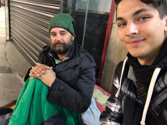 Töri-magyar szakos tanár él hajléktalanként az Astoriánál